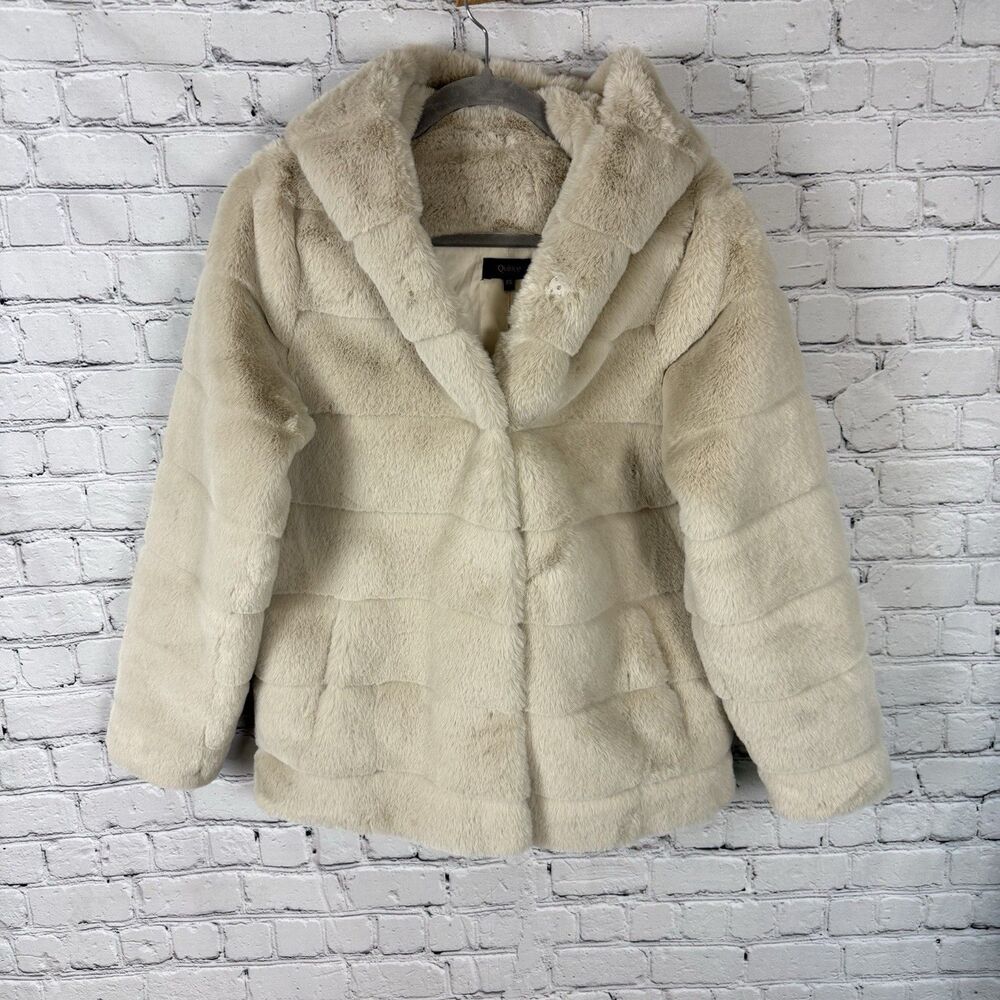 Quince Faux Fur Hooded Jacket Latte Beige Soft Plush Coat Womens XS Cozy Chic - Picture 5 of 14